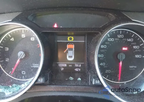 2010 Audi A5 2.0T Premium z USA, uszkodzony, nr VIN WAULFAFHXAN024659